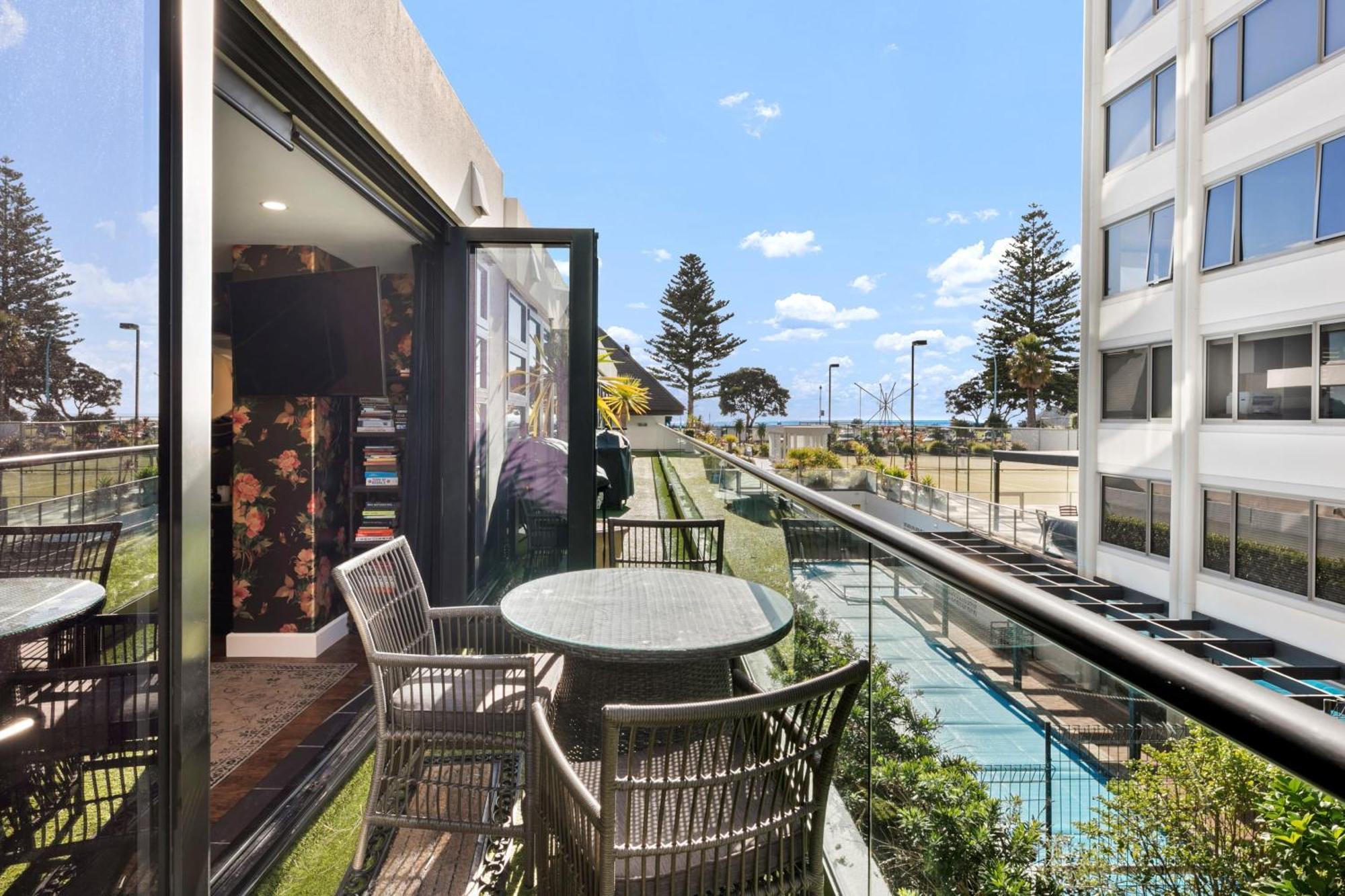 Marvelous Downtown Apartment Moments From Main Beach With Heated Pool, Gym And Parking マウント・マウンガヌイ エクステリア 写真